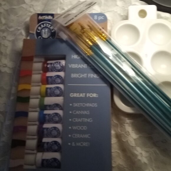 Acrylic Paint tubes with new paint brushes and 4 mixing trays - Picture 4 of 7